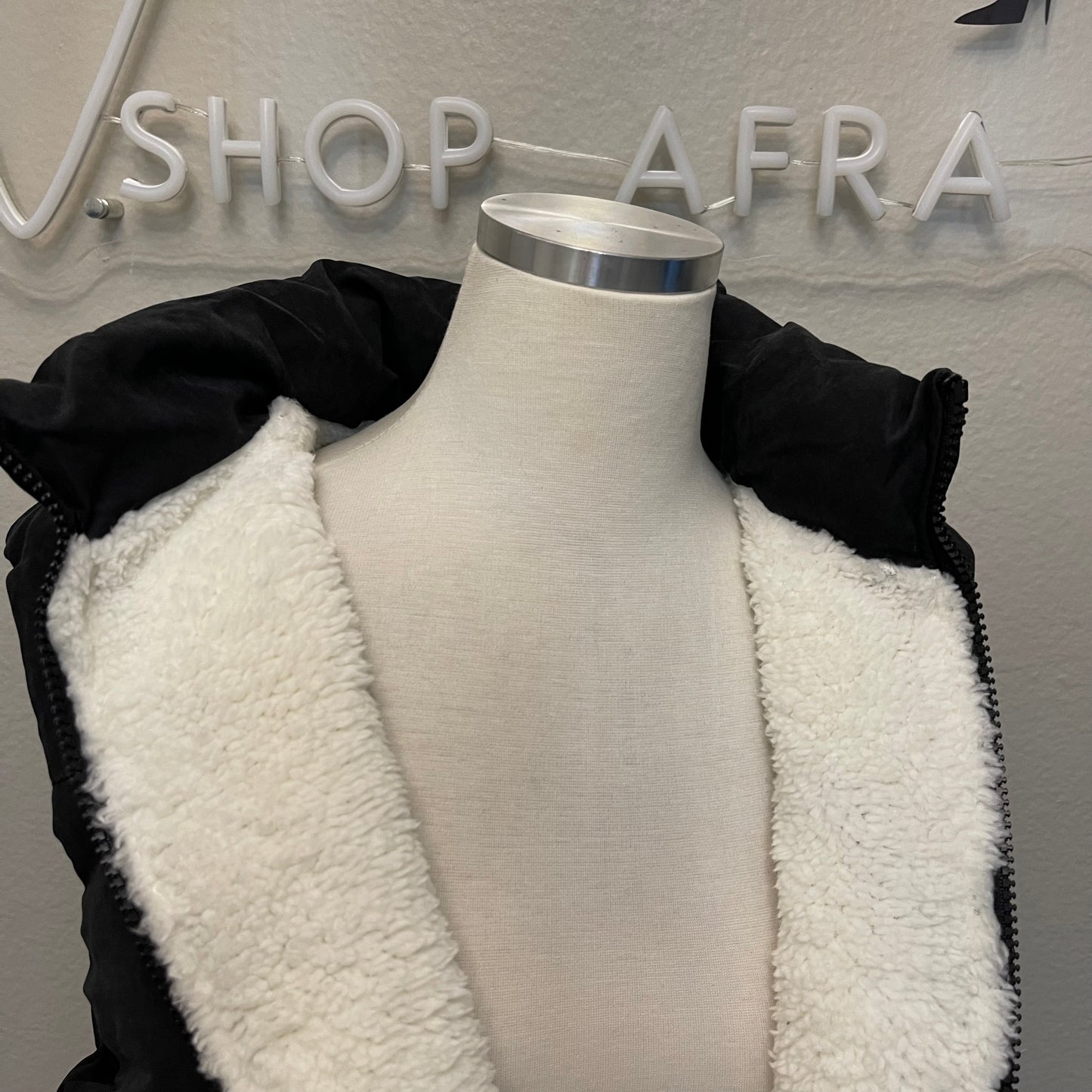 Puffy Fur Vest (Black)