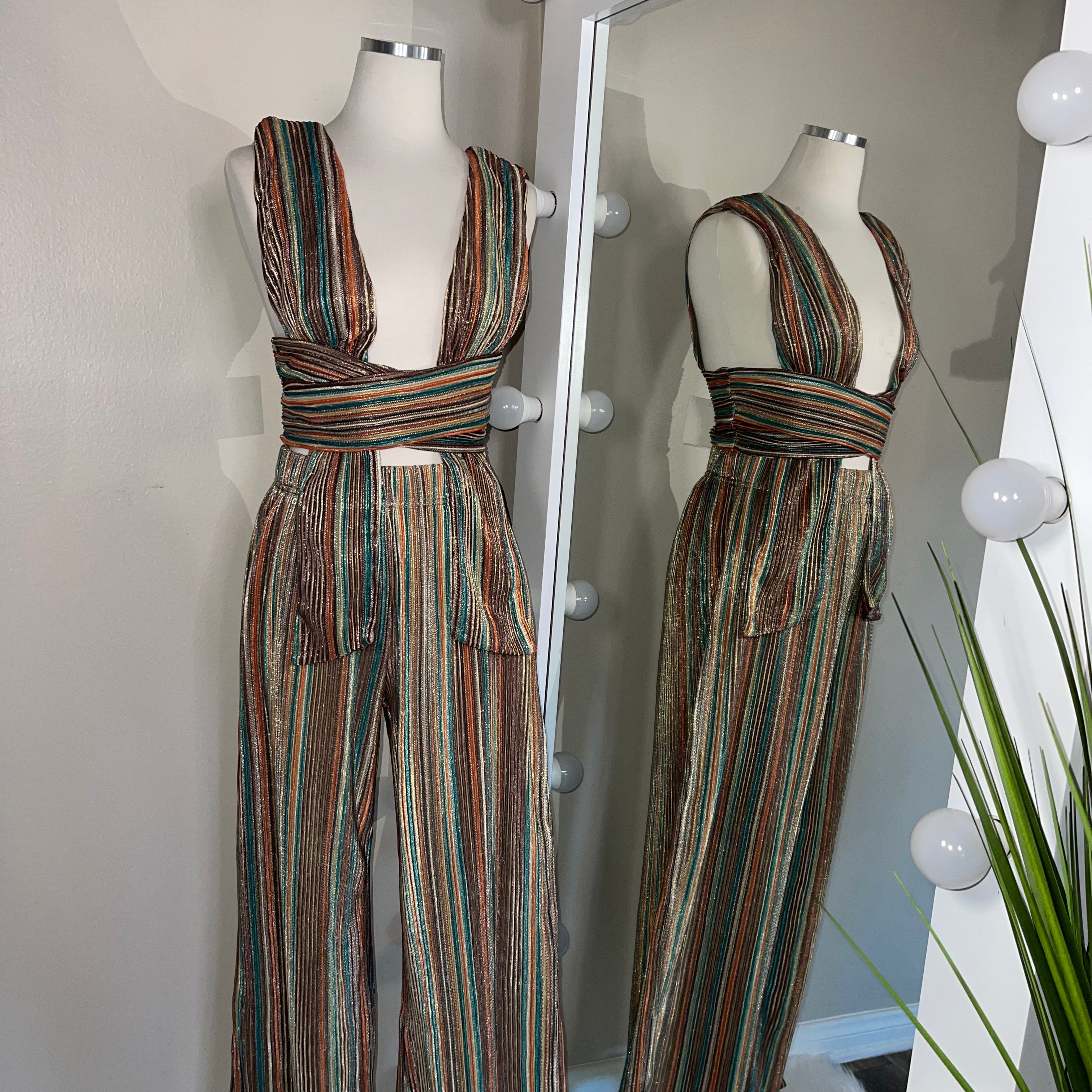 Take Me On Vacay 2 Piece (Multicolor)